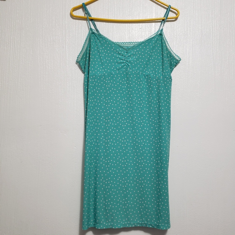 🌴 George | Blue & white polka dot nightgown